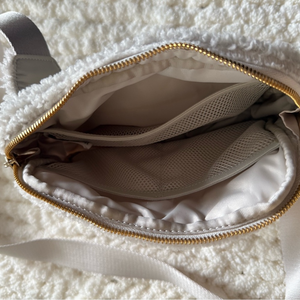 lululemon athletica Light Gray Sherpa Crossbody Bag - Picture 2 of 2